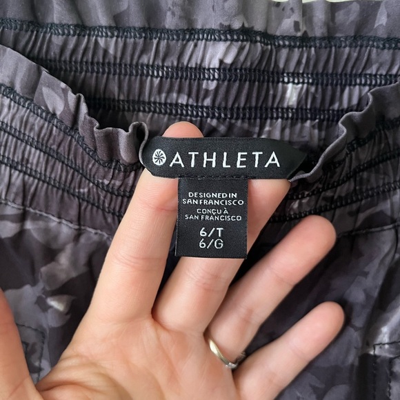 Athleta Grey Floral Savannah Jogger Pants Women’s Size 6T - Picture 13 of 16